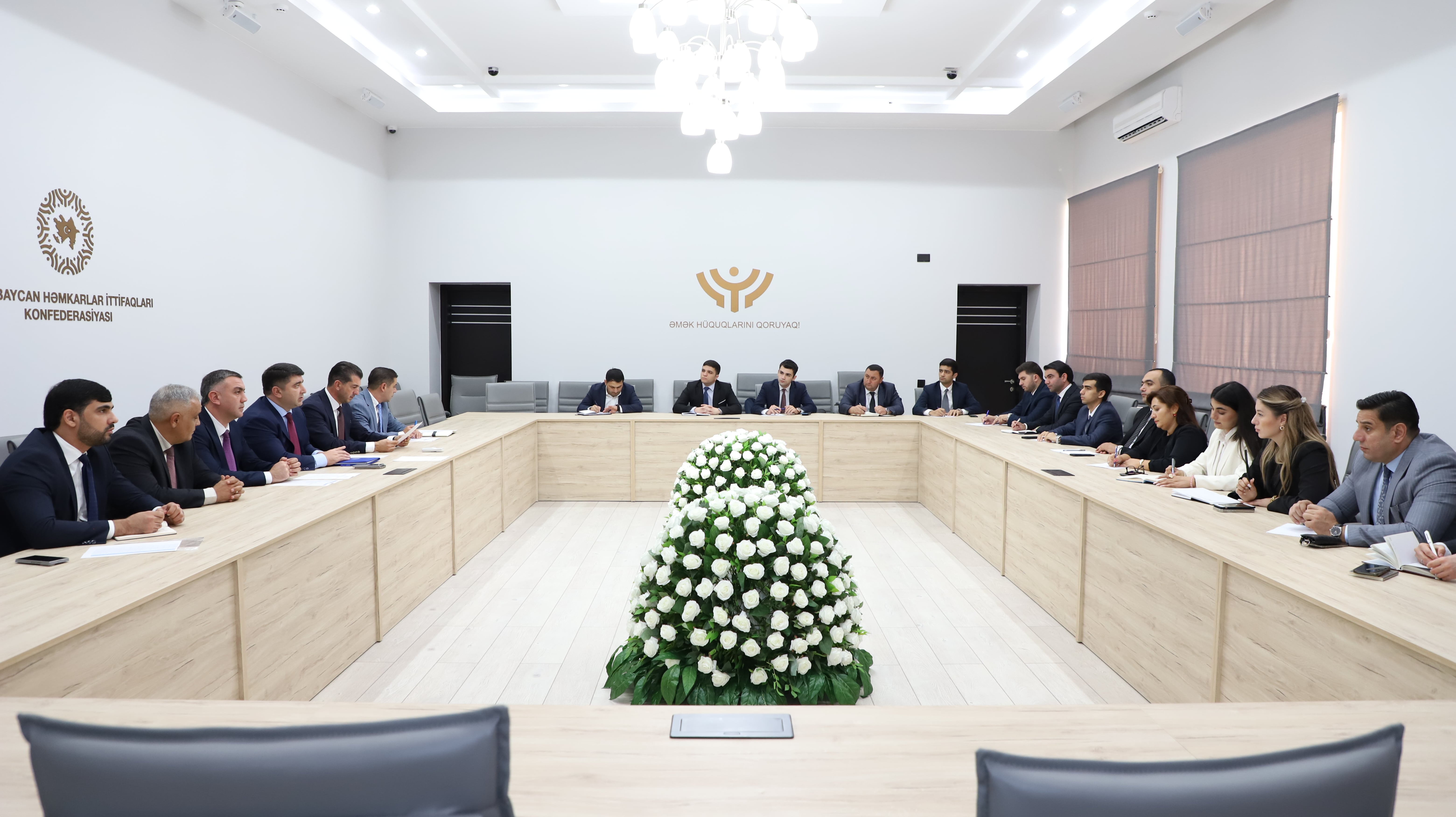 Tələbə həmkarlar təşkilatlarının sədrləri ilə görüş keçirildi