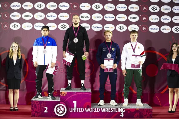 Güləşçilərimiz Avropa Çempionatında Gümüş Medal Qazandılar
