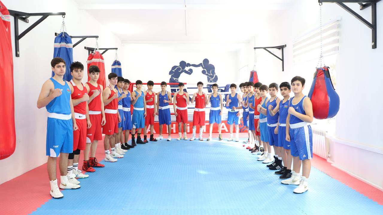 AHİİTA idmançılarının olimpiya mükafatçısı ilə görüşü keçirilib