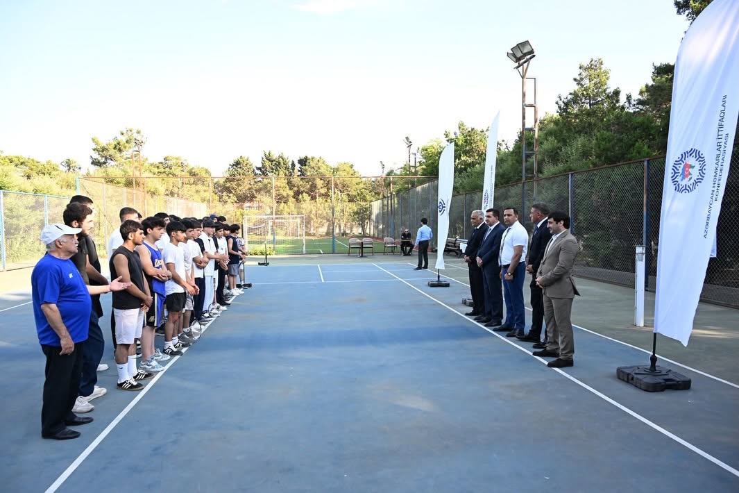 AHİİTA-nın yeniyetmə idmançıları arasında badminton turniri keçirilib